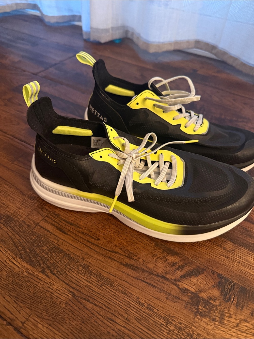 Hettas running shoes new size 10.5 women’s